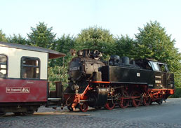 Schmalspurbahn Molli fhrt die Urlauber von Heiligendamm nach Khlungsborn und Bad Doberan