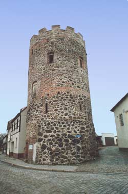 Burgturm des Ortes Burg